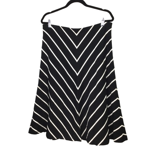 White House Black Market Dresses & Skirts - White House Black Market Lined Rayon Nylon Striped A-Line Skirt Women's Size 14